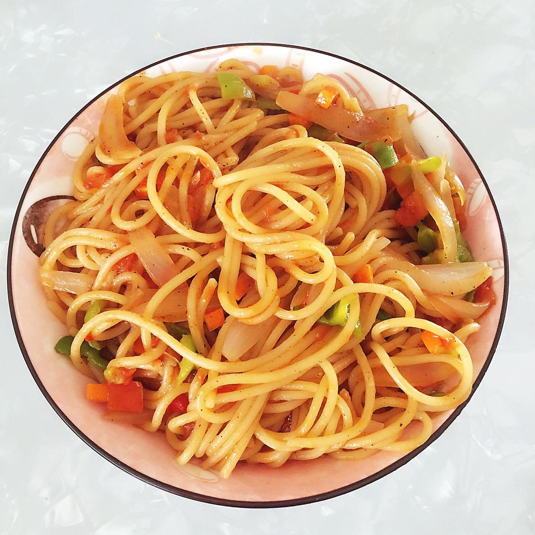 黑椒牛柳炒意面