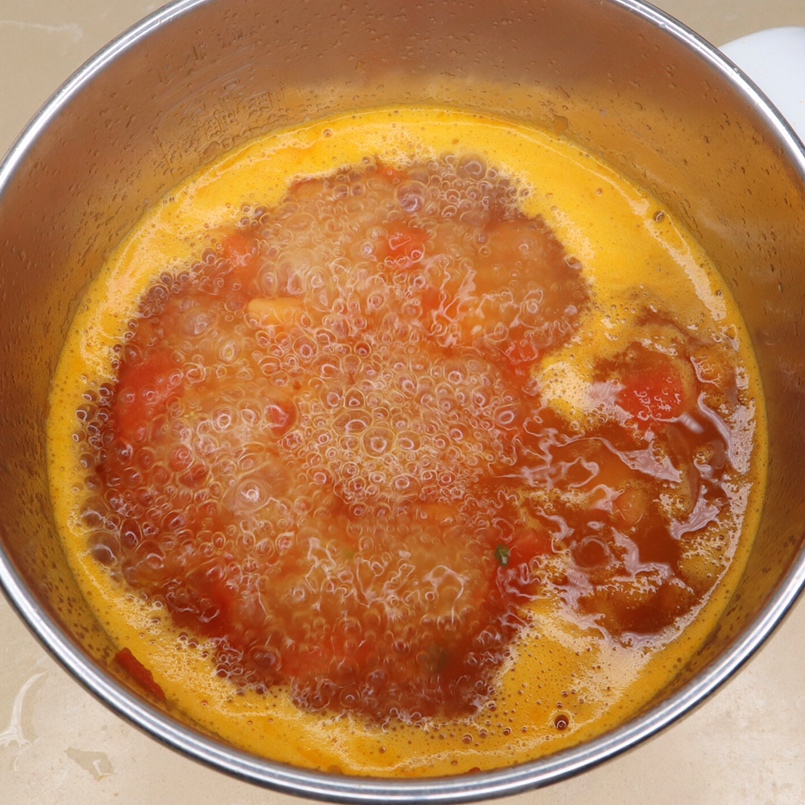 好吃不胖的菌菇巴沙鱼汤🍲的做法 步骤3