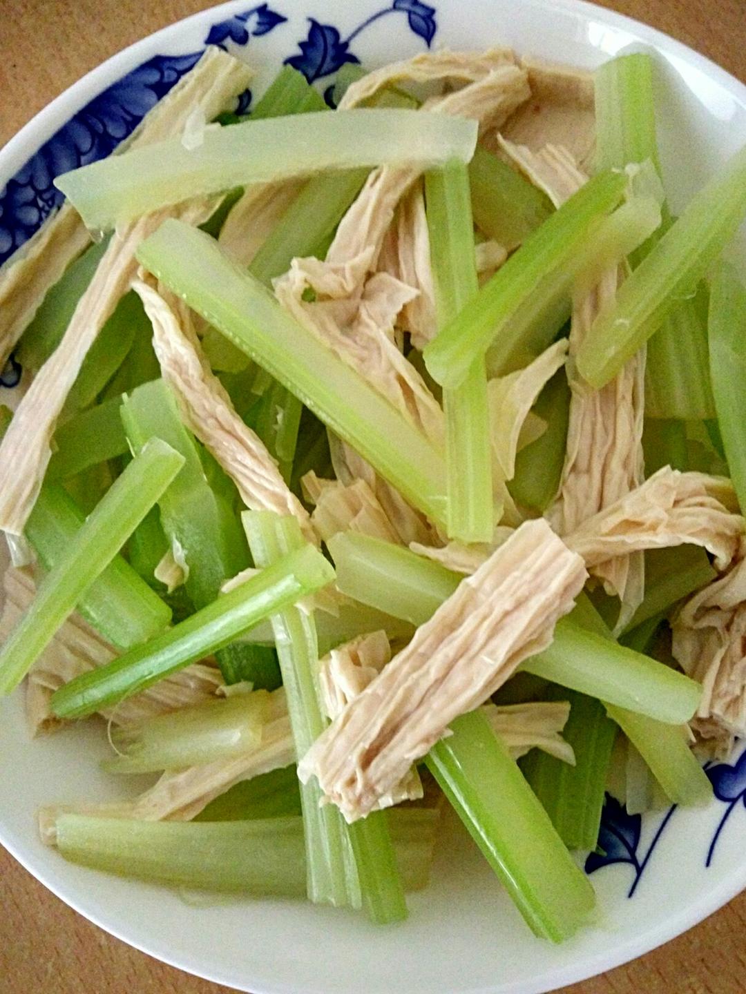 ying999做的芹菜拌腐竹