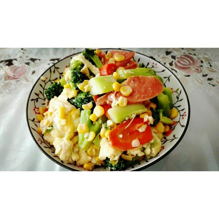 {☀快手晚餐☀}火腿肠滑蛋西兰花