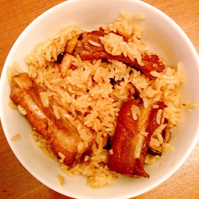 喷香排骨焖饭（爆好吃）