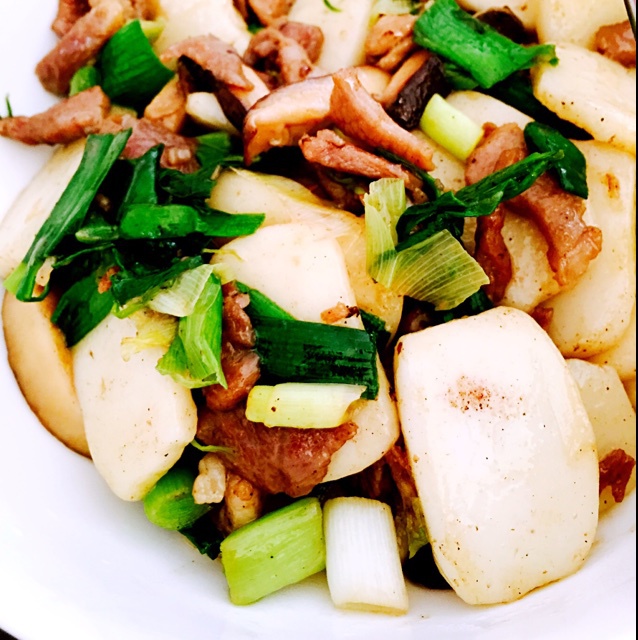 青蒜肉丝炒年糕
