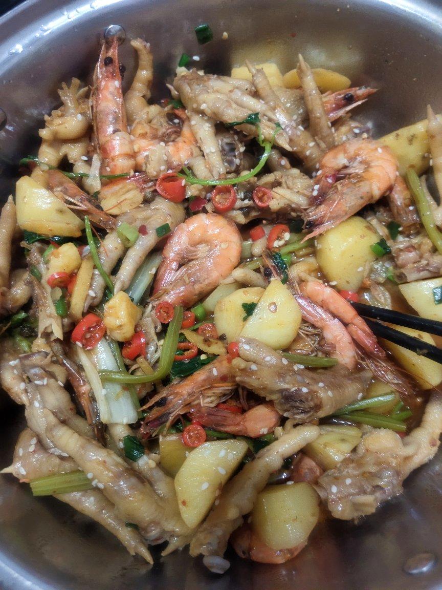 明虾鸡爪煲（超入味）