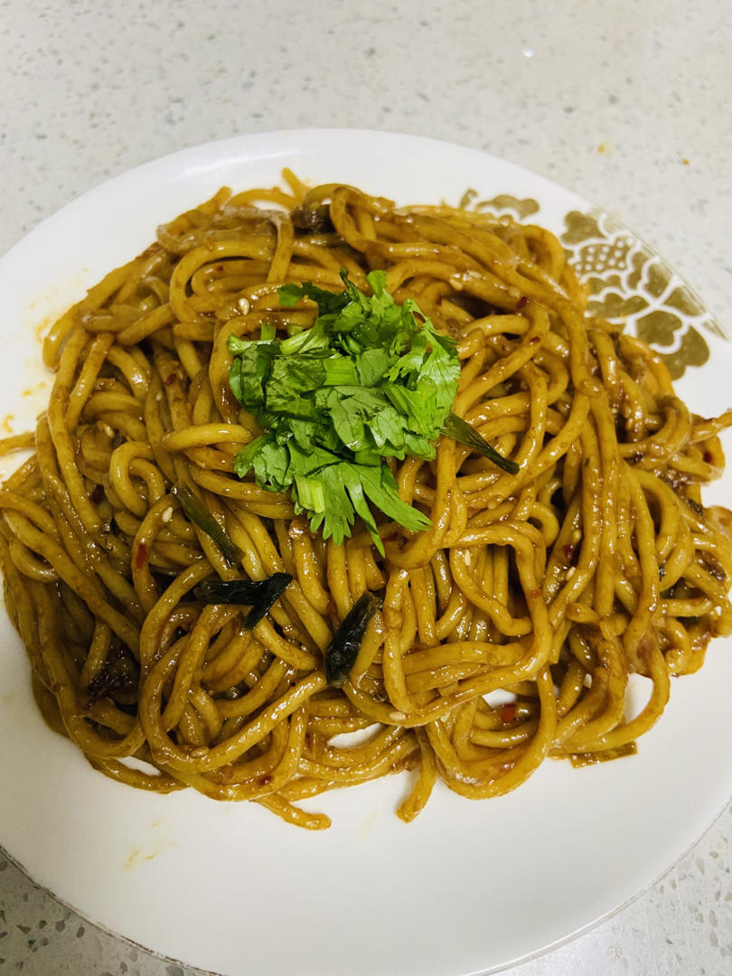 10分钟搞定的一碗葱油拌面