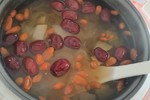 银耳雪梨红枣枸杞汤（冬天每家每户必不可少的雪梨汤）