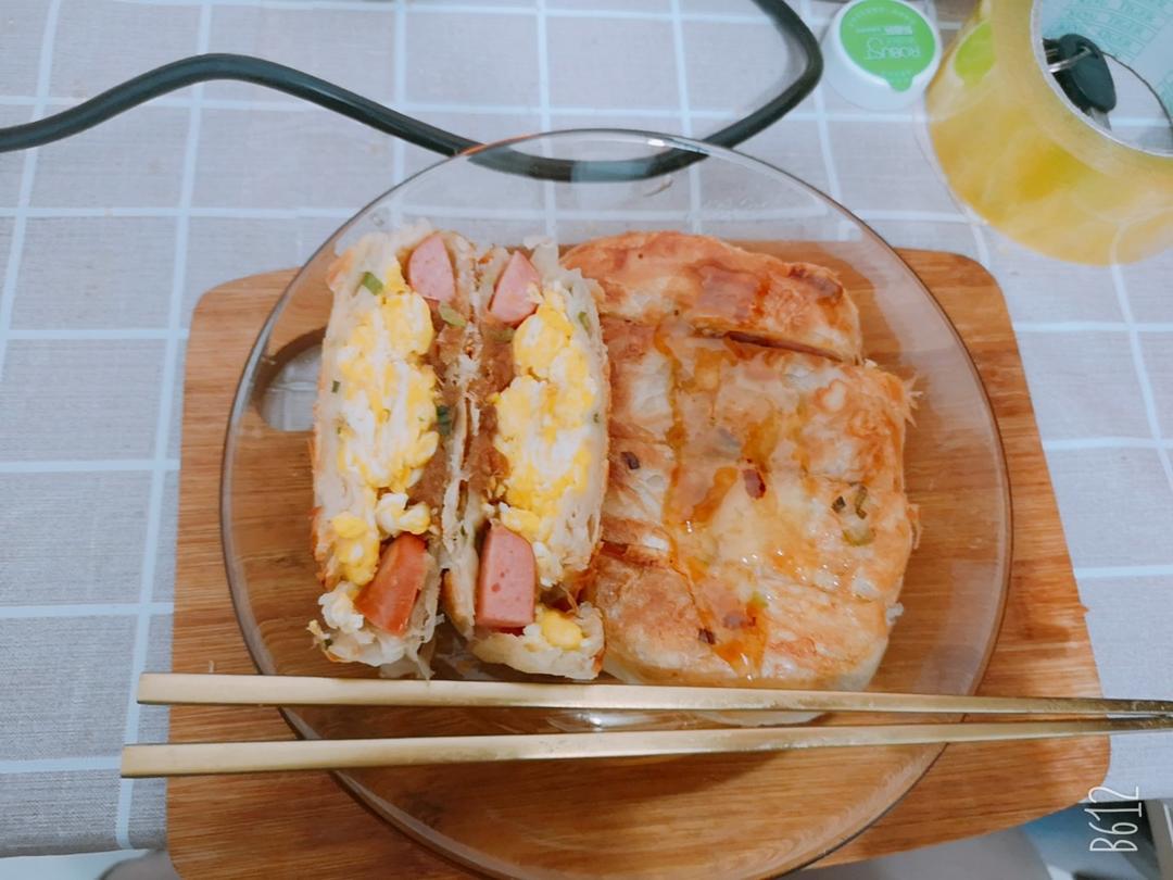 5分钟就能搞定的手抓饼早餐，酥到掉渣～