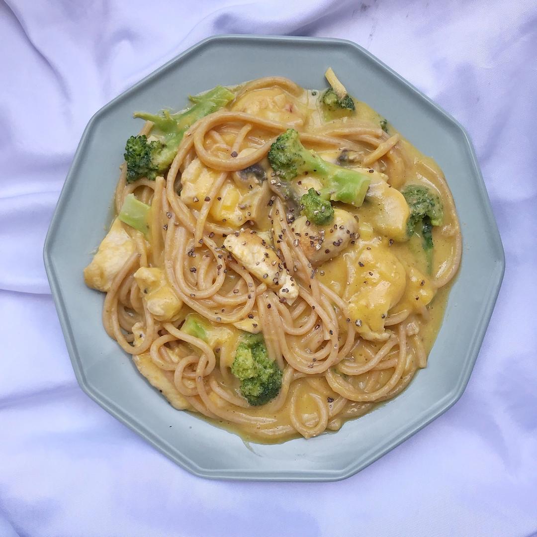 浓情南瓜汁鸡肉意大利面