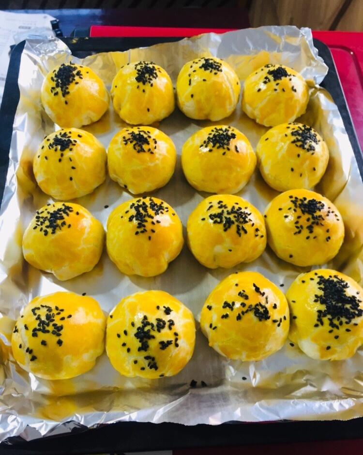 蛋黄酥