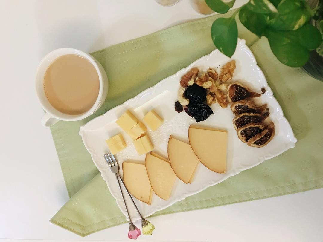 法式奶酪盘 (Le plateau de fromages)