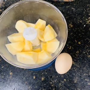 苹果鸡蛋饼的做法 步骤2