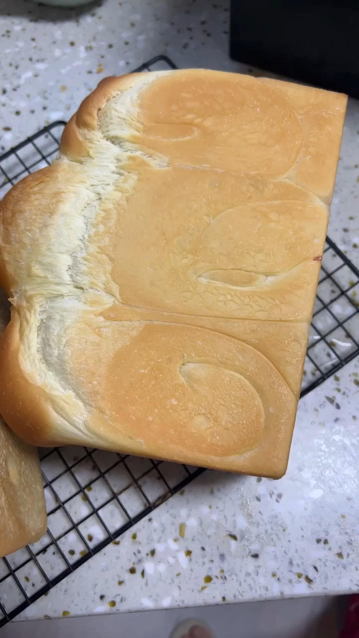 吴克己手撕炼乳吐司