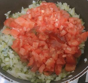 健康控油版：蕃茄酱拌茄子和什锦蔬菜(Caponata)的做法 步骤2