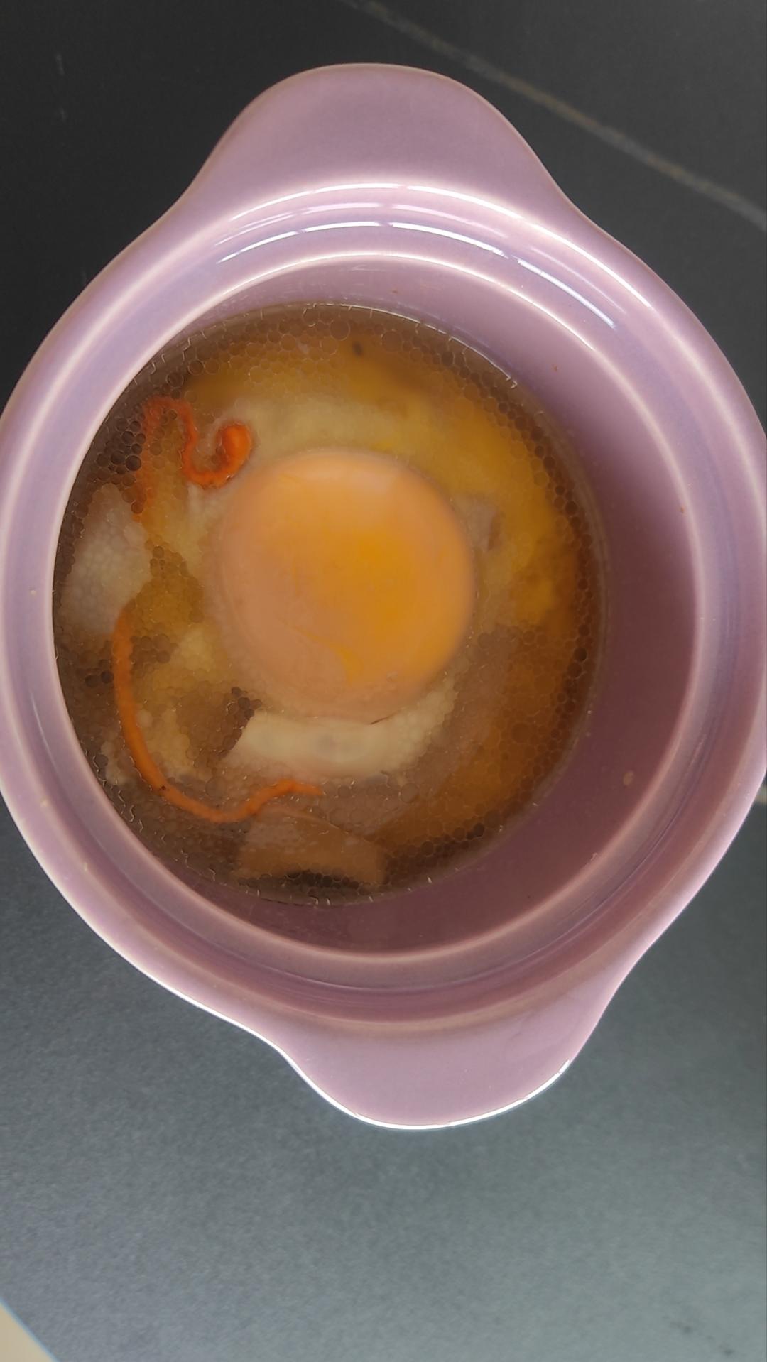 南昌鸡蛋肉饼瓦罐汤！是鸡蛋死死压着肉饼卧在罐底的那种！（电炖盅版）