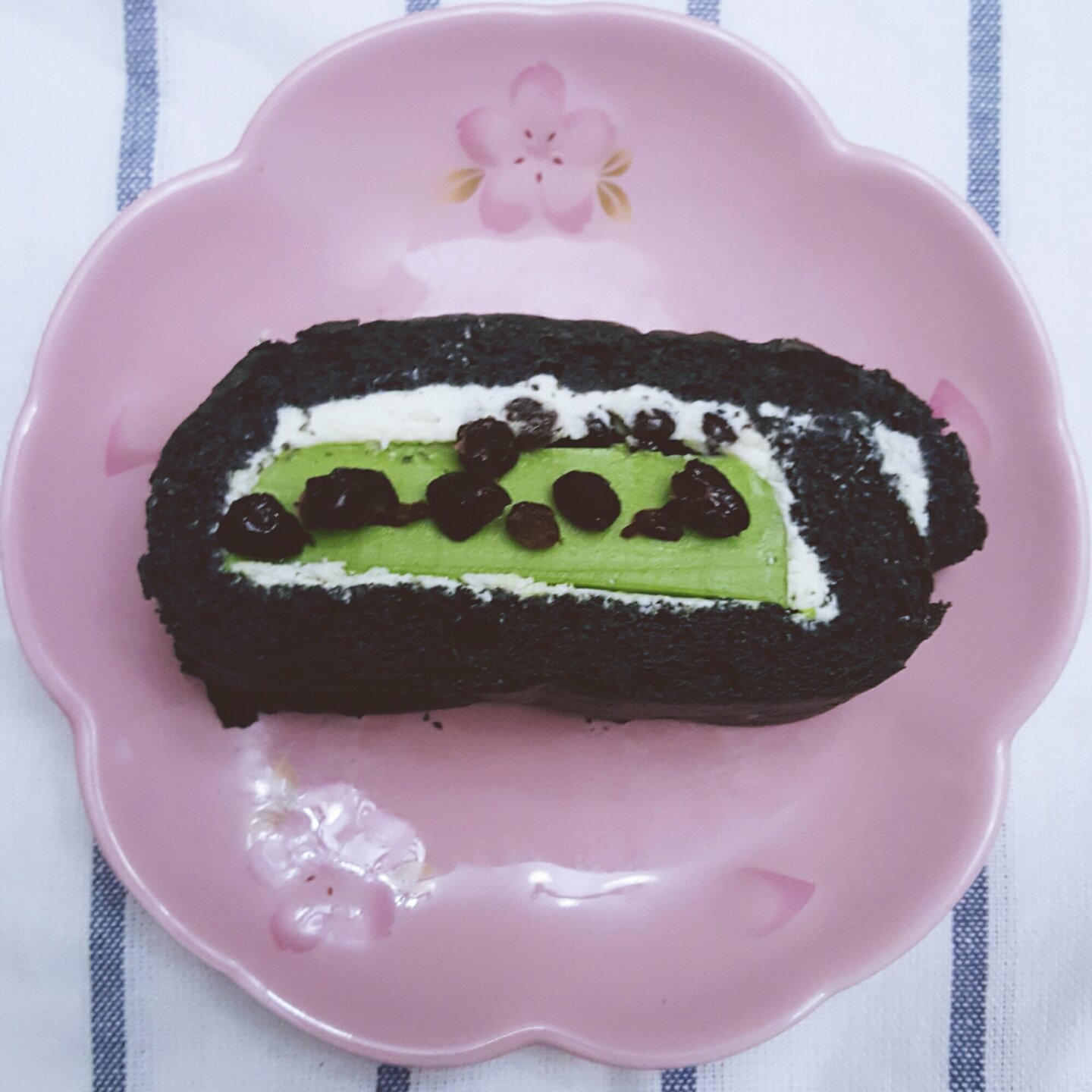 竹炭抹茶奶冻卷