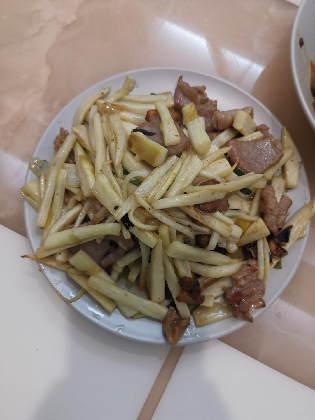茭白青椒肉丝炒毛豆