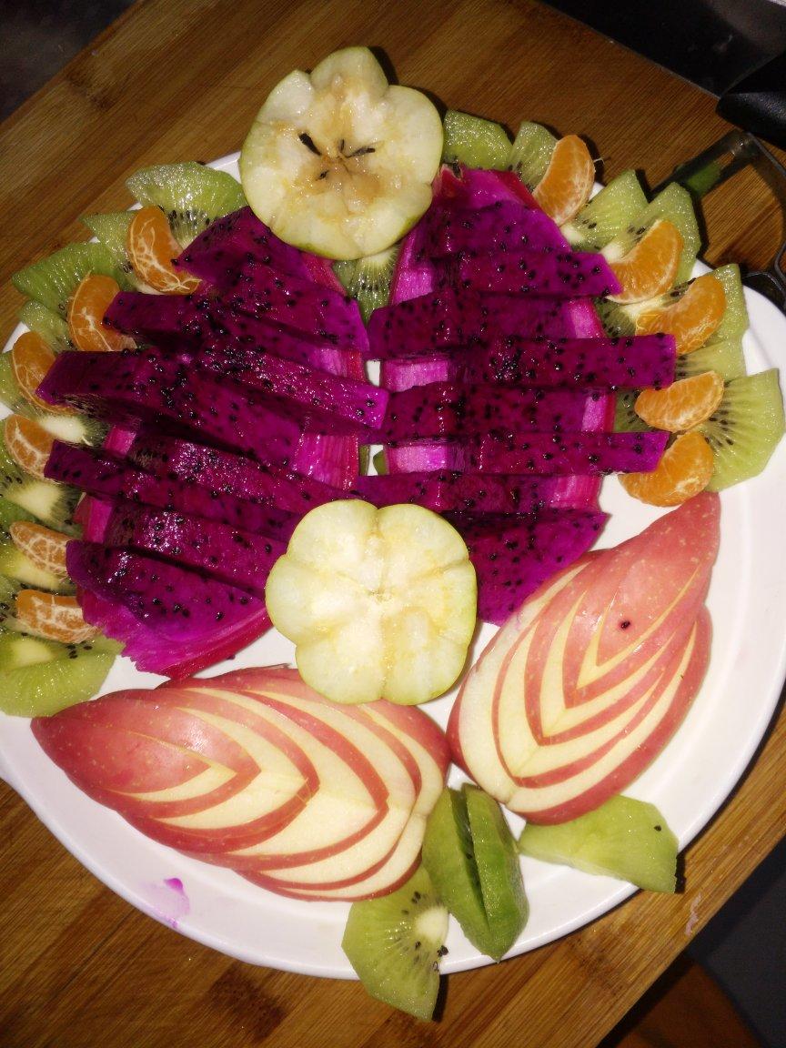 凤凰造型水果拼盘 孔雀拼盘