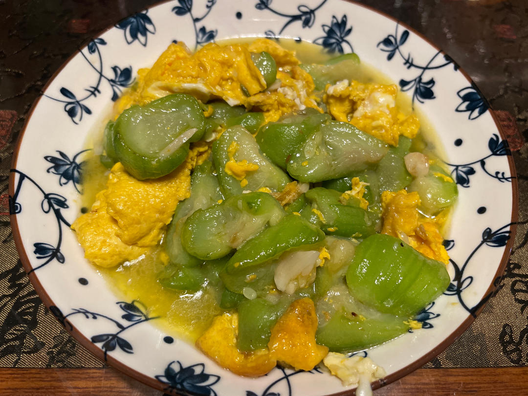 鲜香美味！好吃到舔盘的丝瓜炒鸡蛋