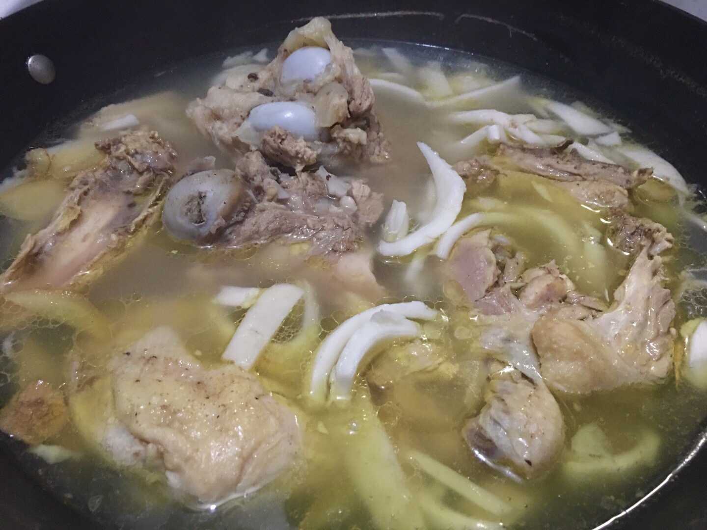椰肉大骨鸡汤的做法