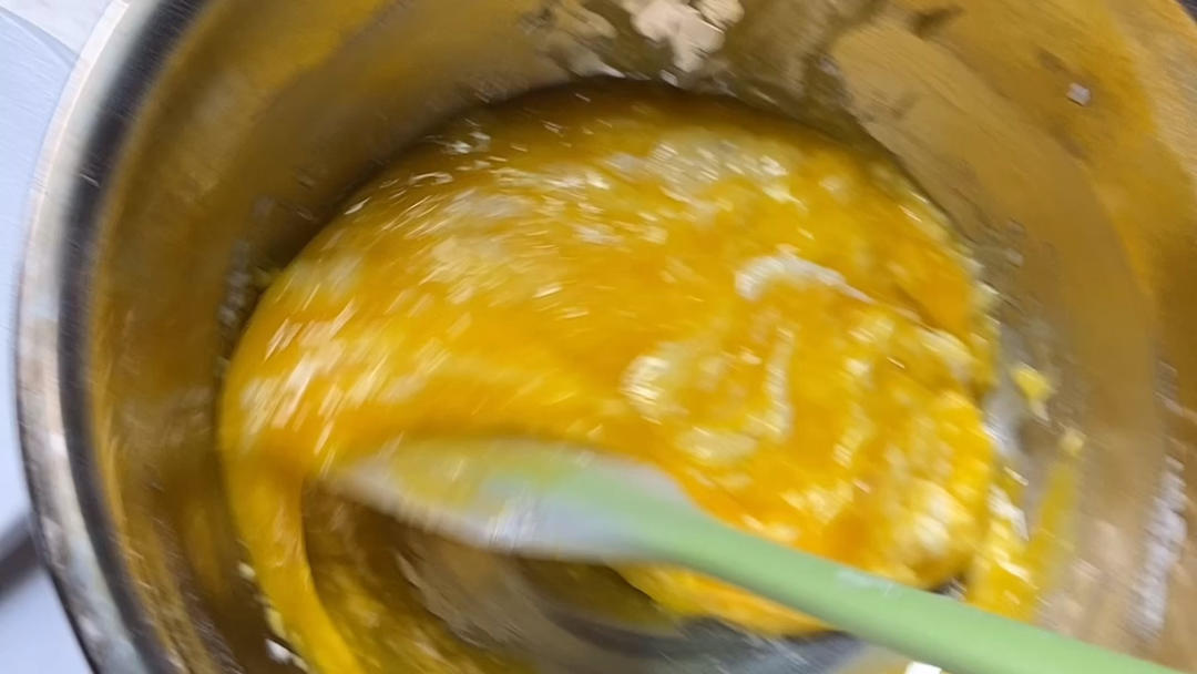 蛋糕卷这样做‼️不掉皮不开裂（小视频食谱）