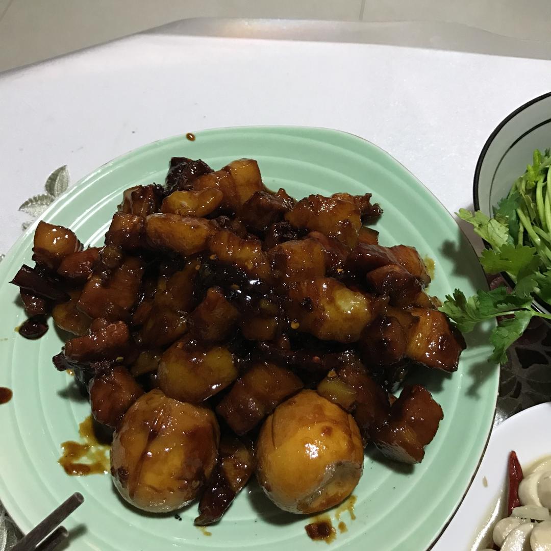 红烧肉卤蛋