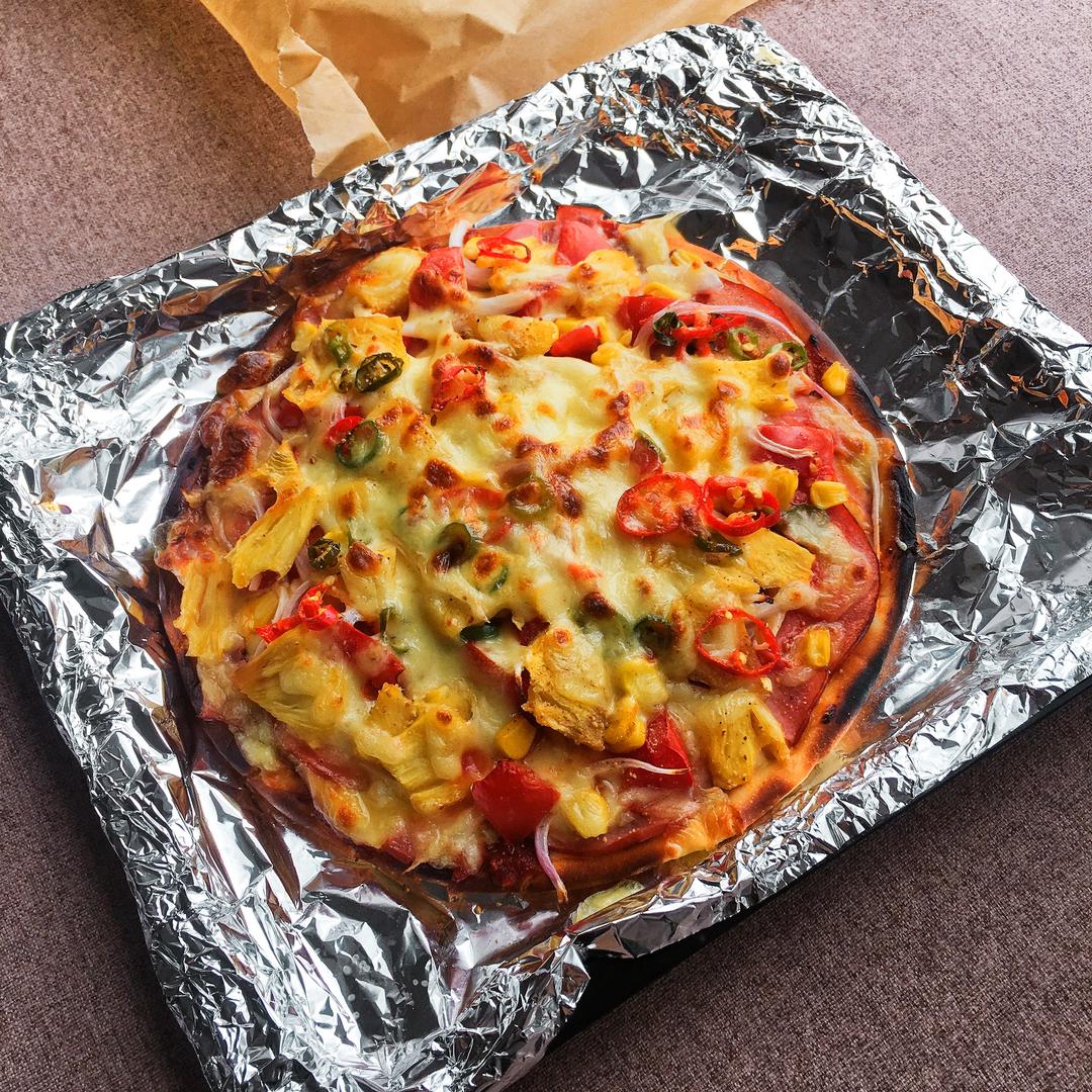 超多料的夏威夷薄底pizza