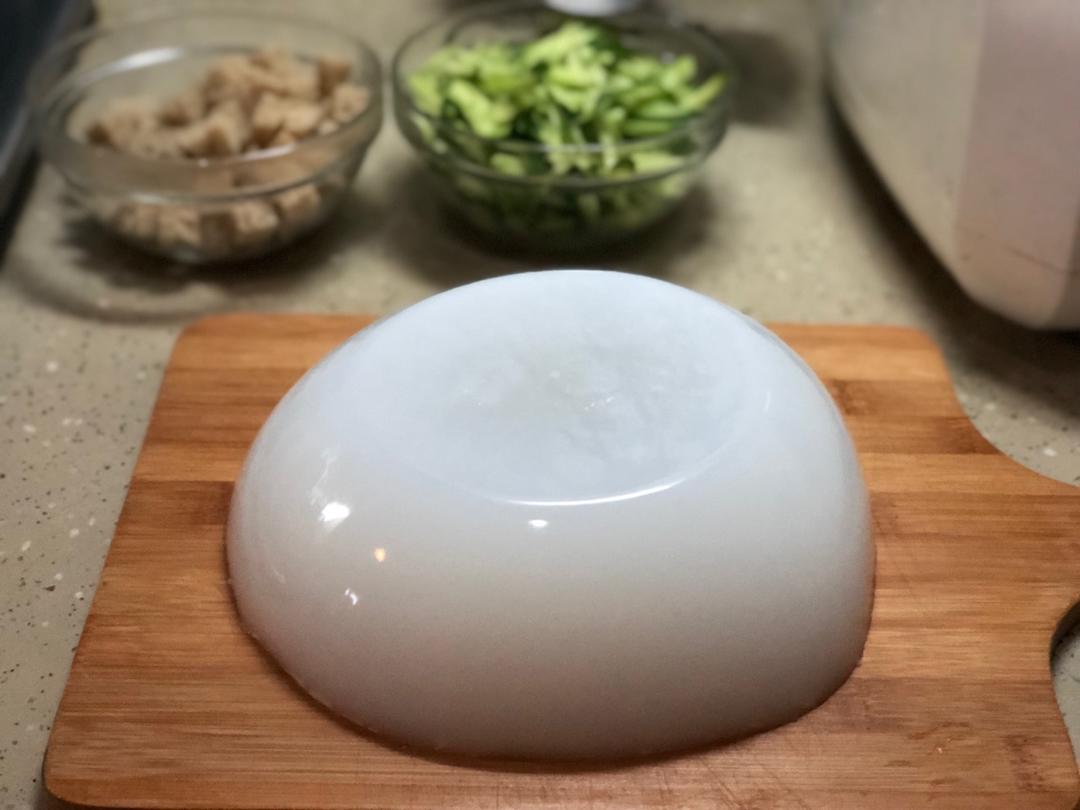 自制豌豆凉粉（10分钟就搞定）