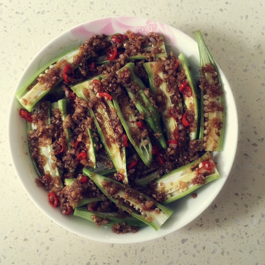 蒜蓉粉丝蒸秋葵