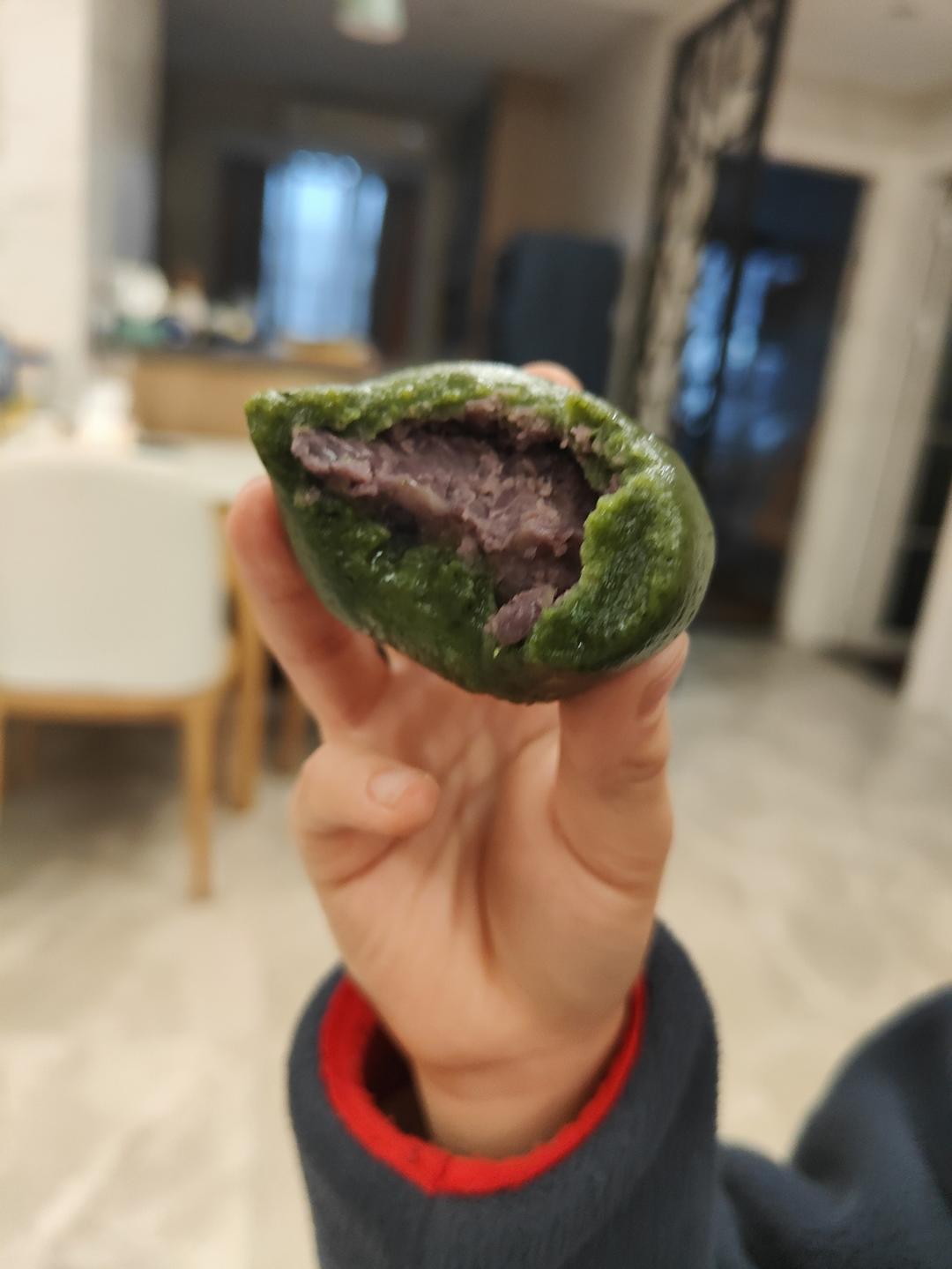 清明必吃的艾草青团