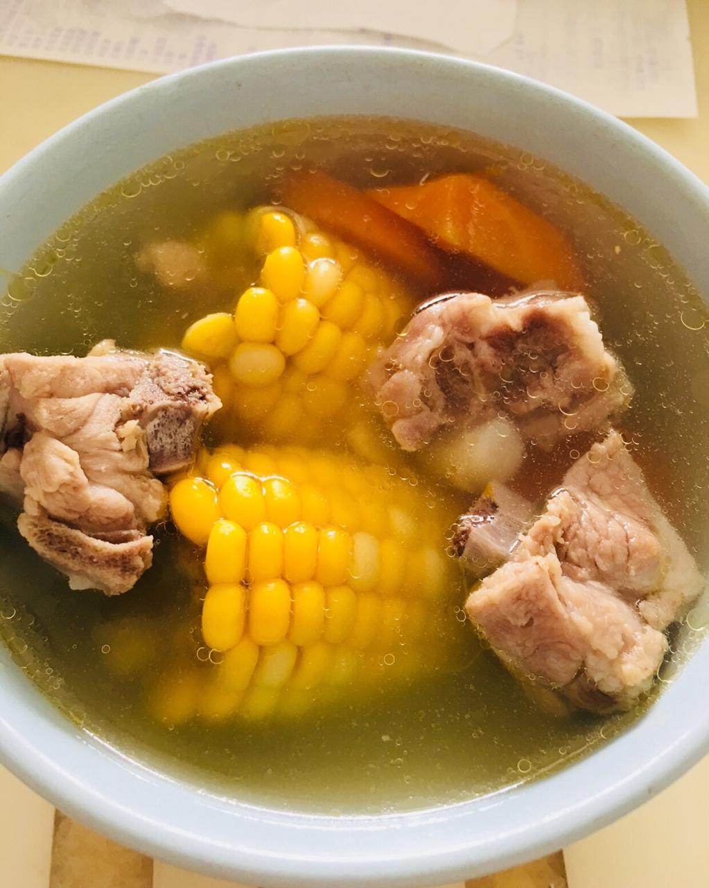 叶子家大猫做的玉米排骨汤