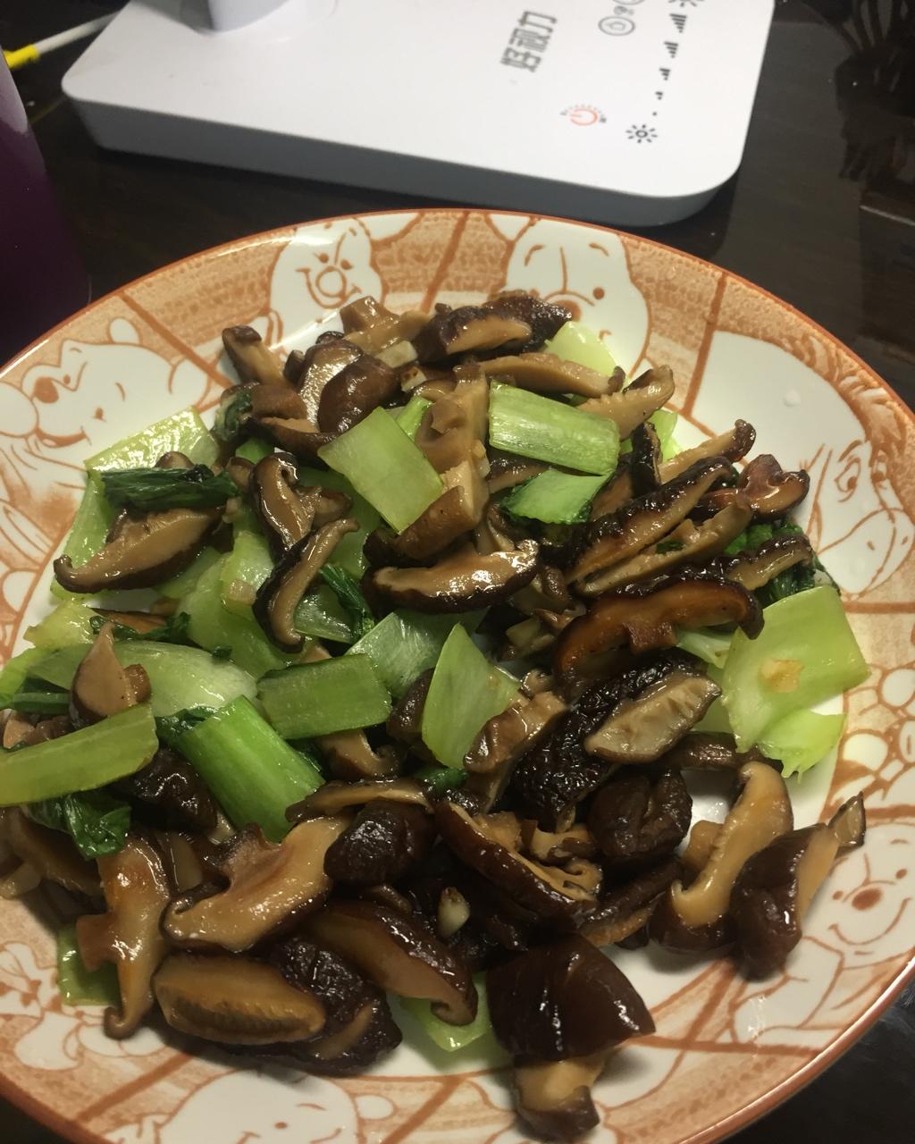 老丁的私房菜-香菇炒油菜