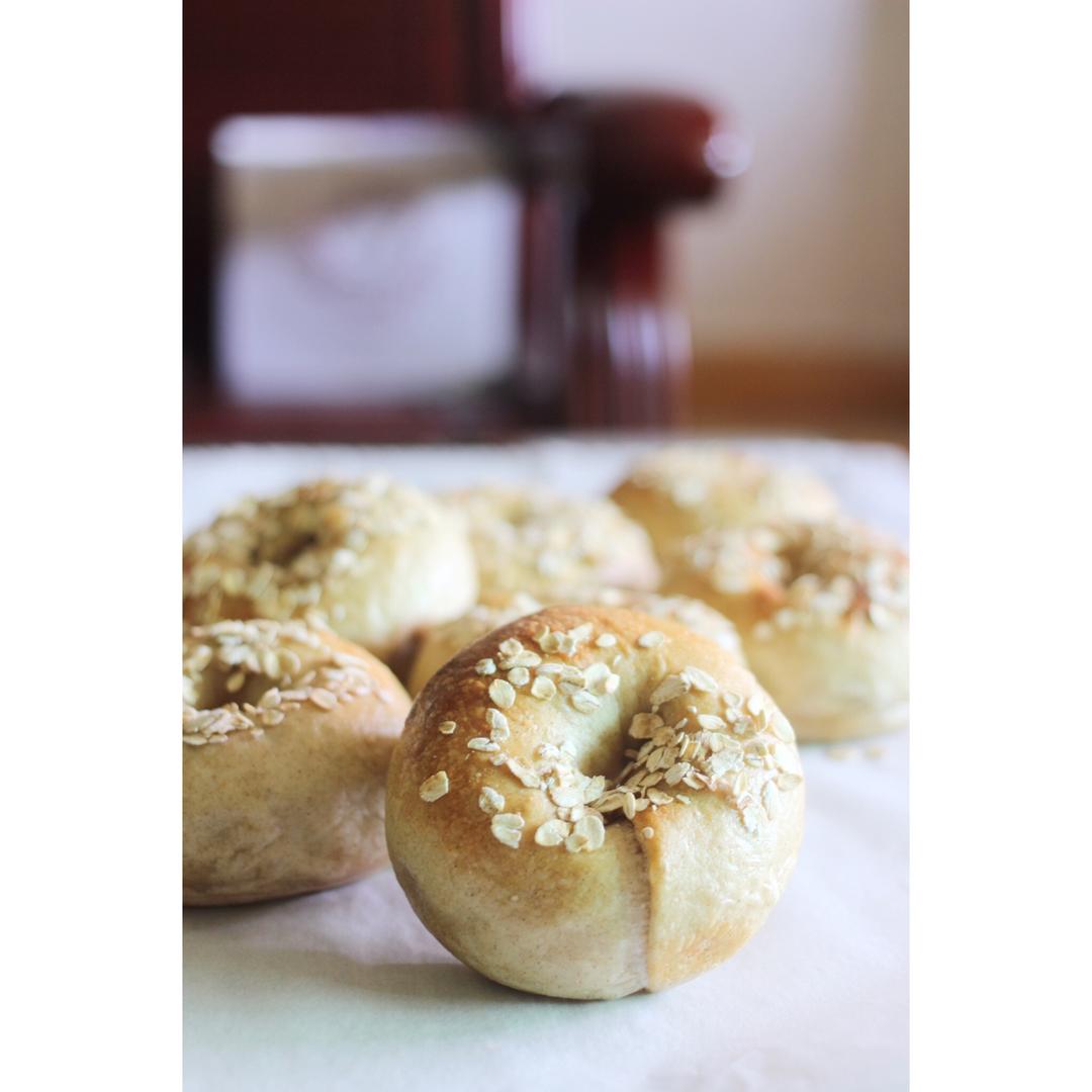 椰香奶酪夹心全麦橙皮贝果