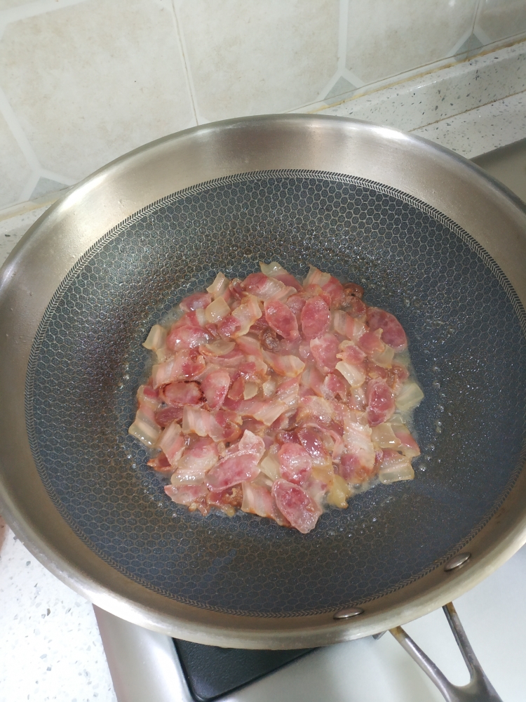 腊肉炒芦蒿的做法 步骤4