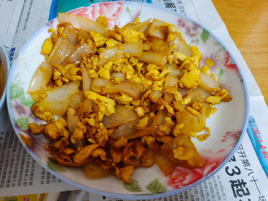 减脂期低油炒菜-洋葱炒鸡蛋
