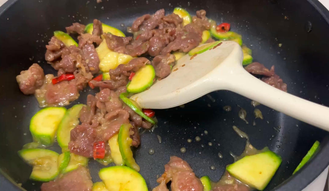 牛肉嫩滑的腌制秘籍（淀粉腌制法，小苏打腌制法）