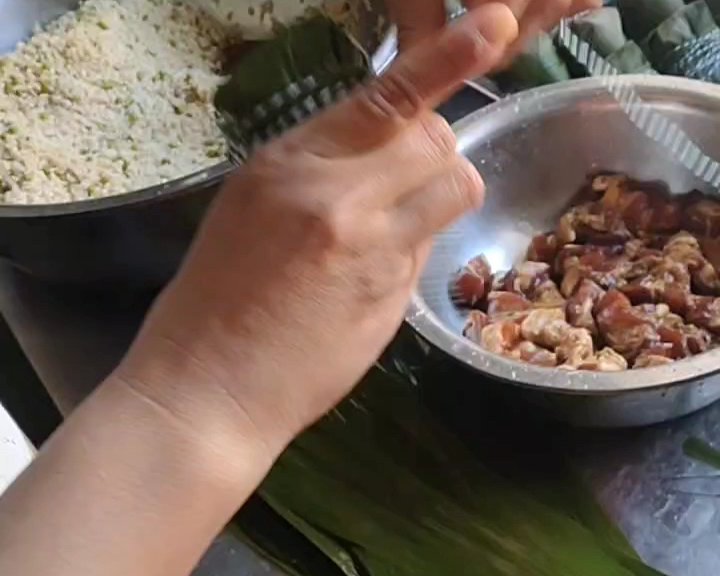 蛋黄肉粽的做法 步骤10