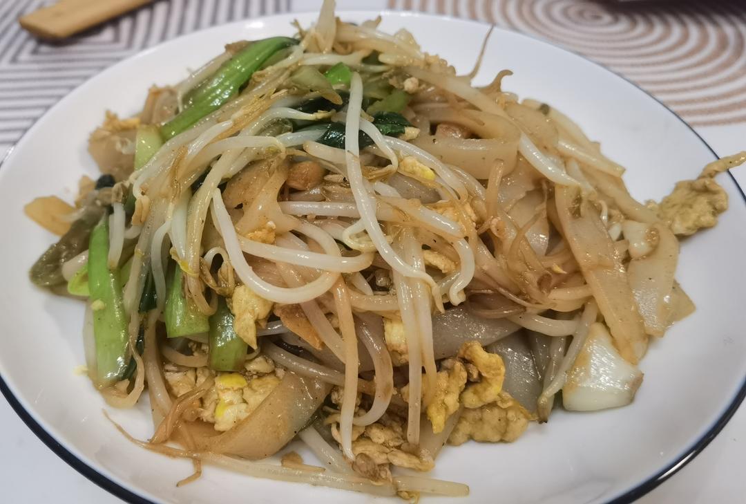 路边摊的炒河粉