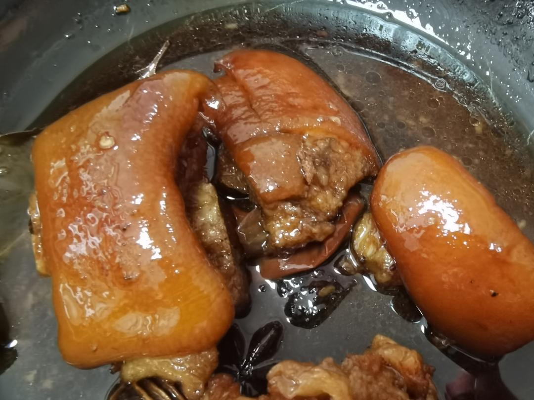 美味的家常菜：红烧猪蹄