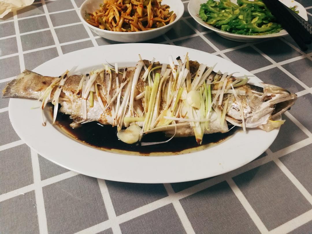 清蒸鲈鱼