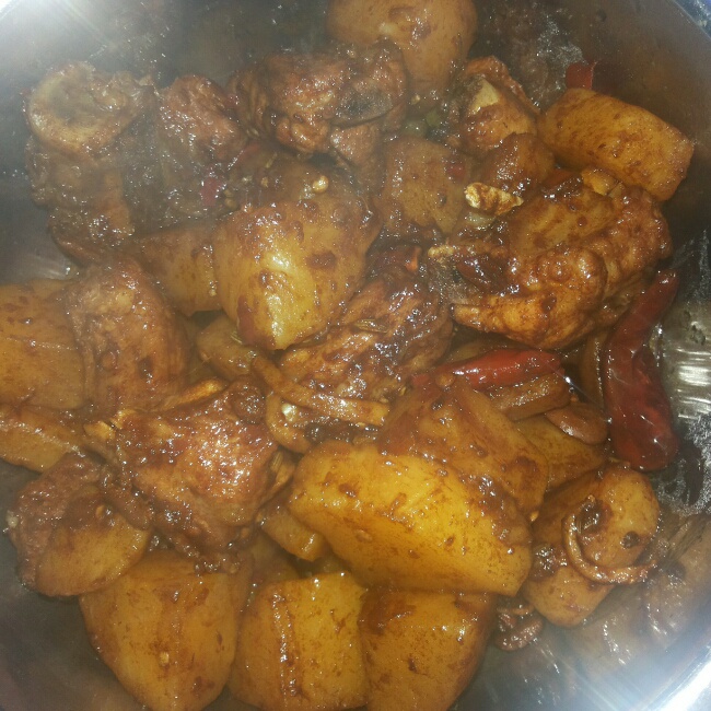 红烧土豆排骨