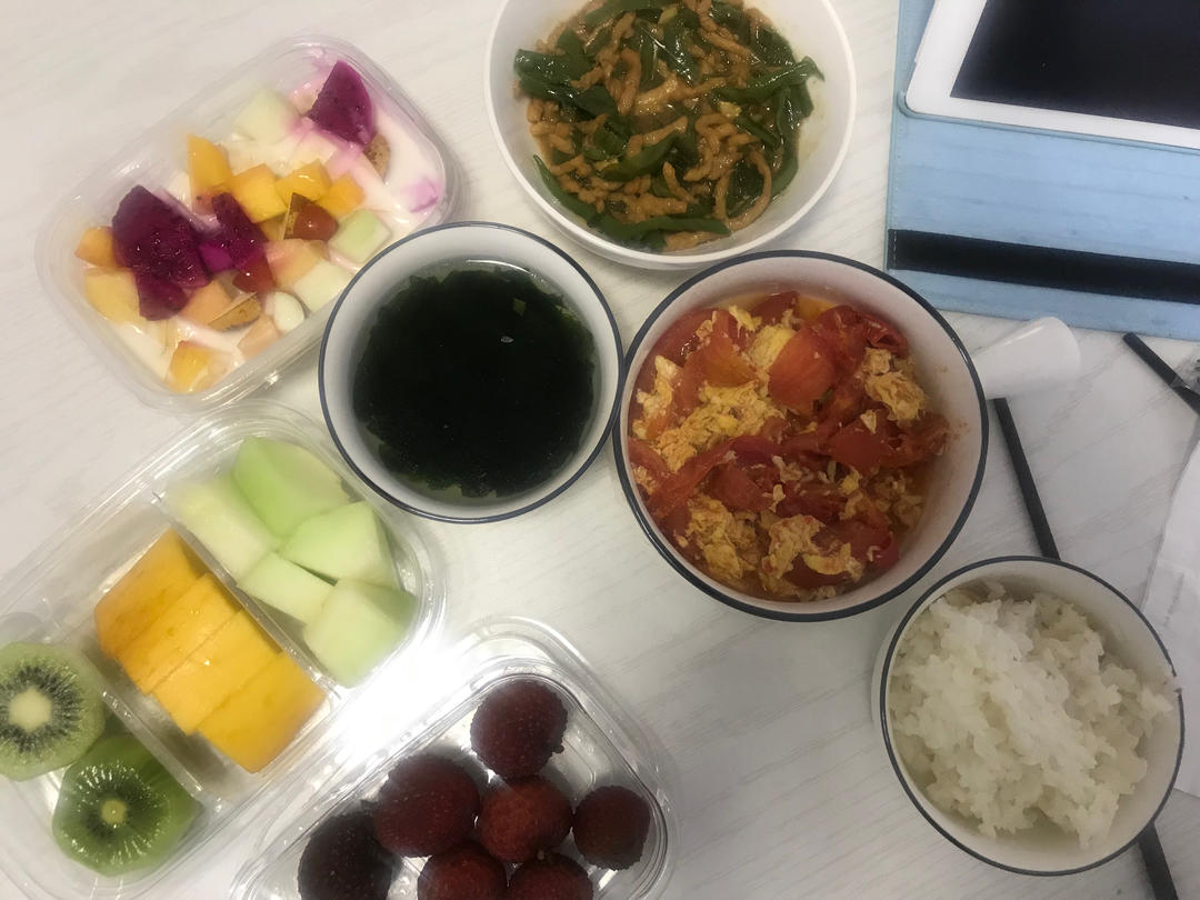 青椒肉丝，这样炒太好吃了。