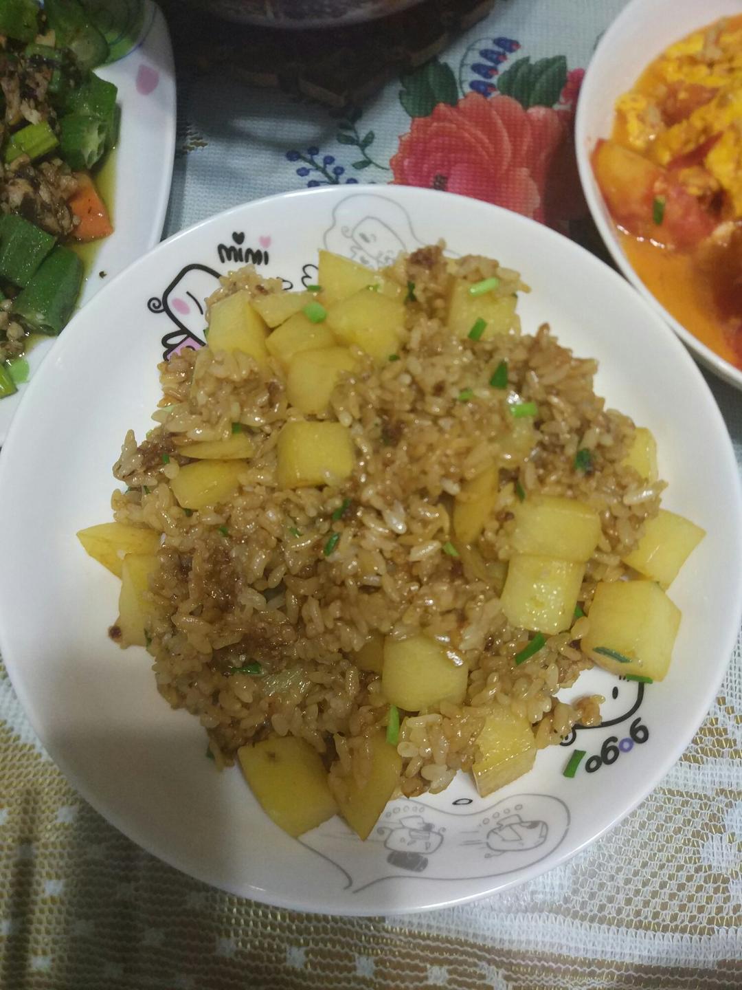 香菇腊肠土豆焖饭