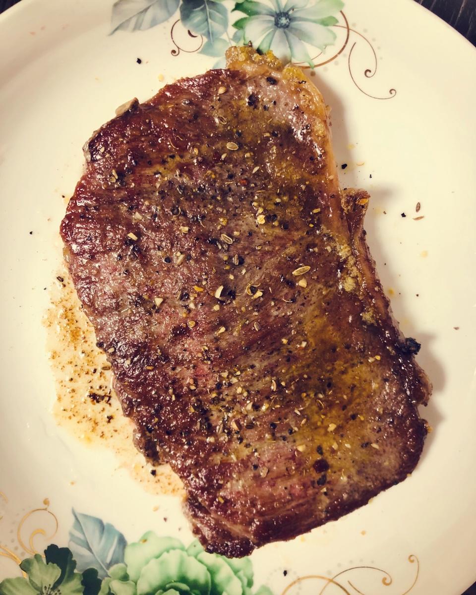 柠檬水仙做的好吃到哭的煎牛排