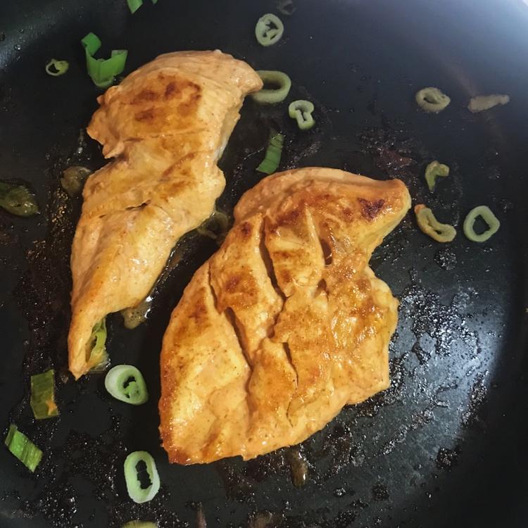 无油香煎鸡胸肉