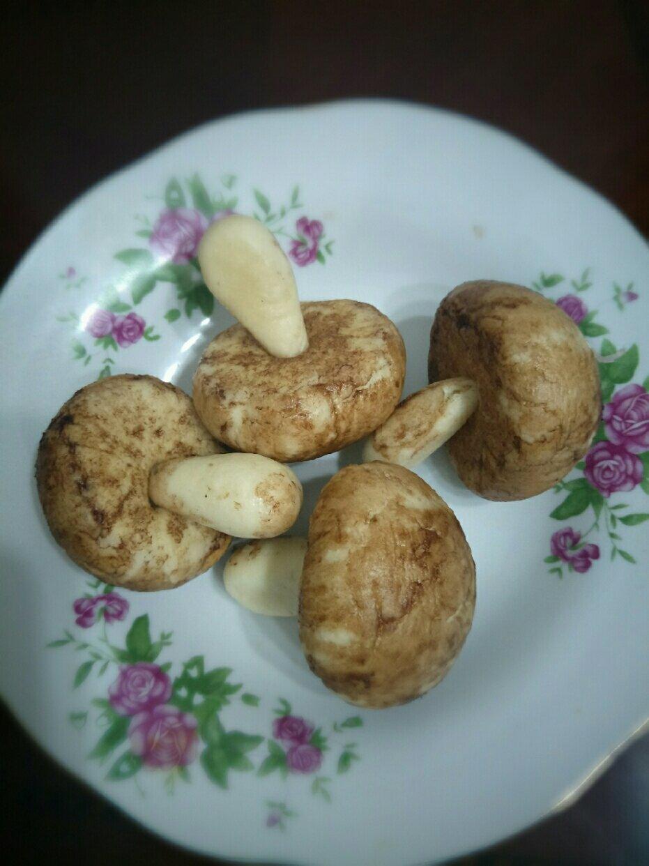 蘑菇包（奶黄馅）