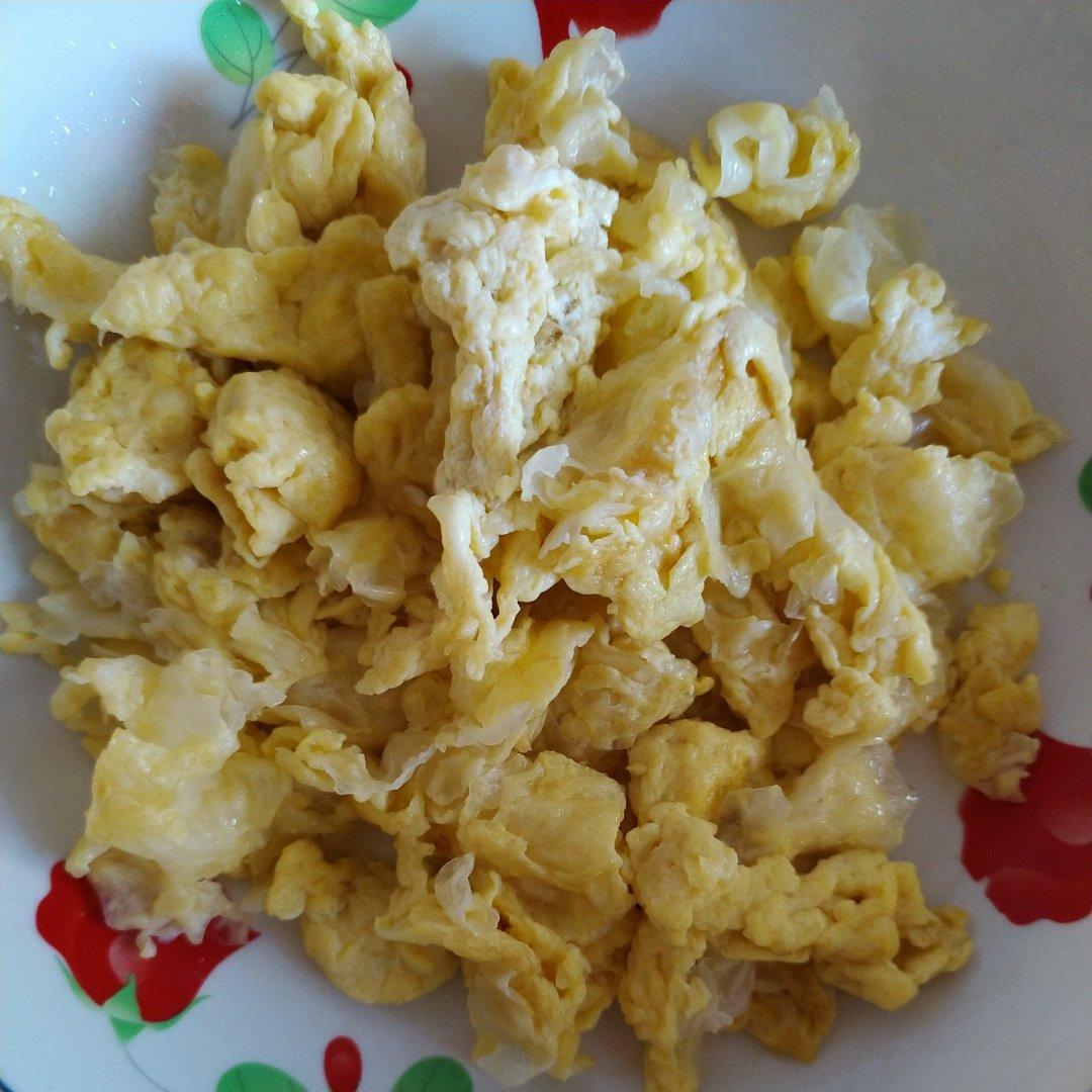 银耳炒鸡蛋 宝宝辅食天天学