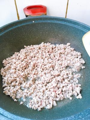 香菇猪肉酱香小包子-果果美厨的做法 步骤3