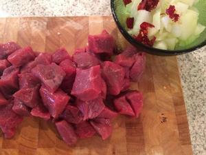 南美风味红薯炖牛肉的做法 步骤1