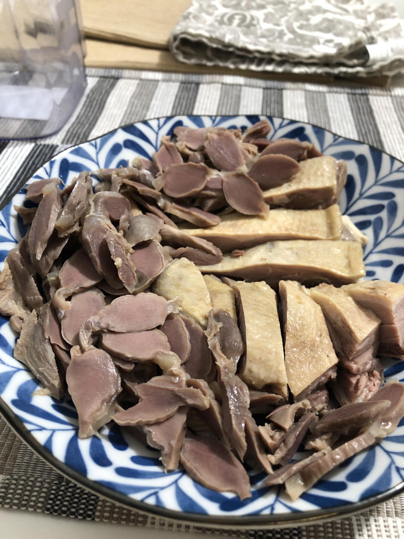 首次成功的盐水鸭腿