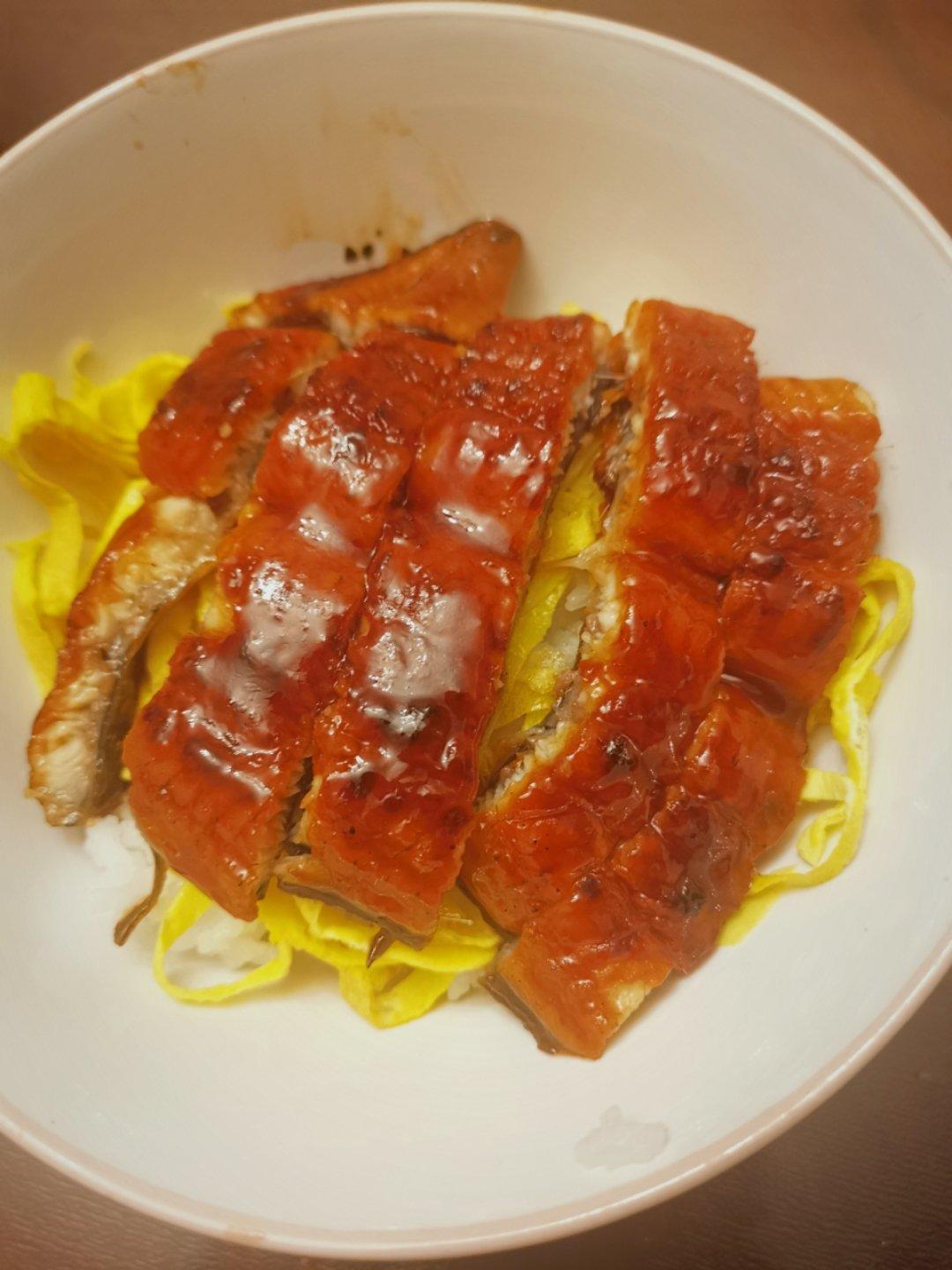蒲烧鳗鱼饭