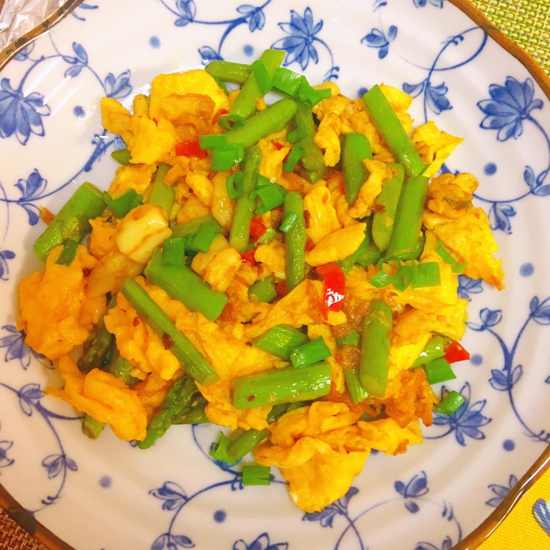 剁椒芦笋炒鸡蛋